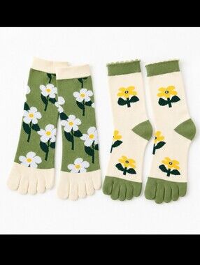 NWT 2 Pair Floral Five Toe Cotton Socks Womens SIZE  5-8